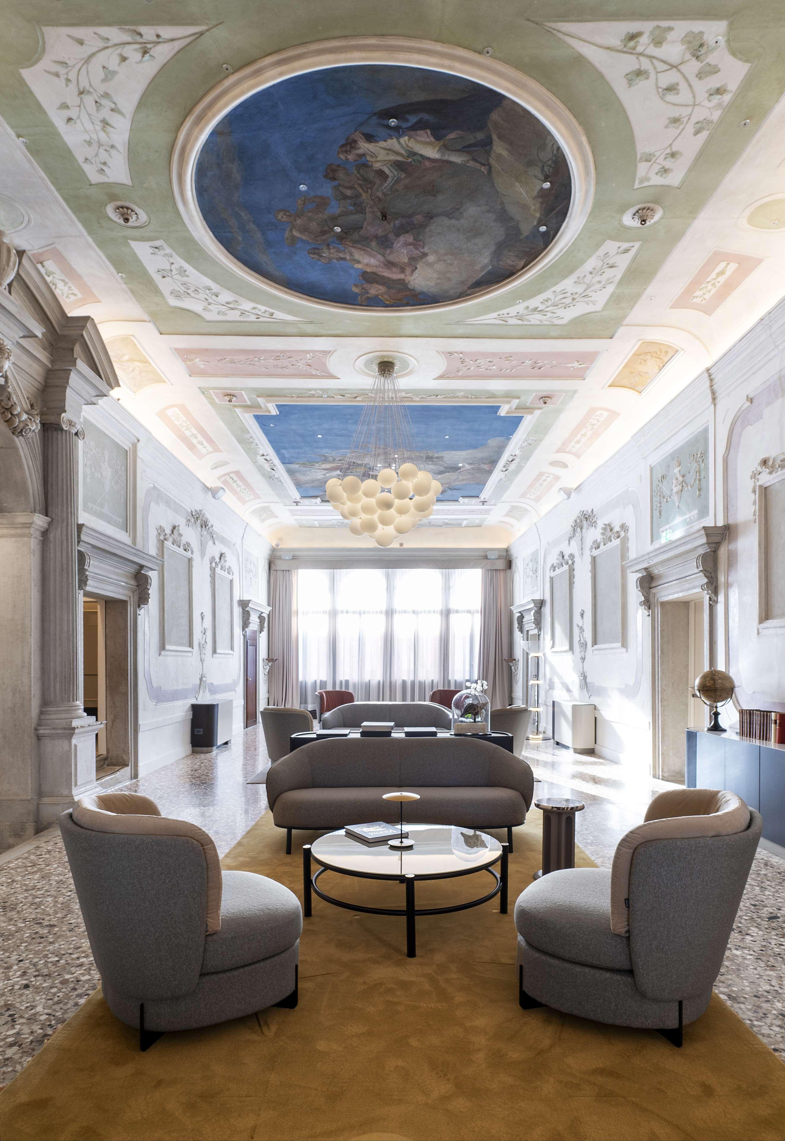 Radisson Collection Hotel, Palazzo Nani 威尼斯 外观 照片 The lobby of the hotel