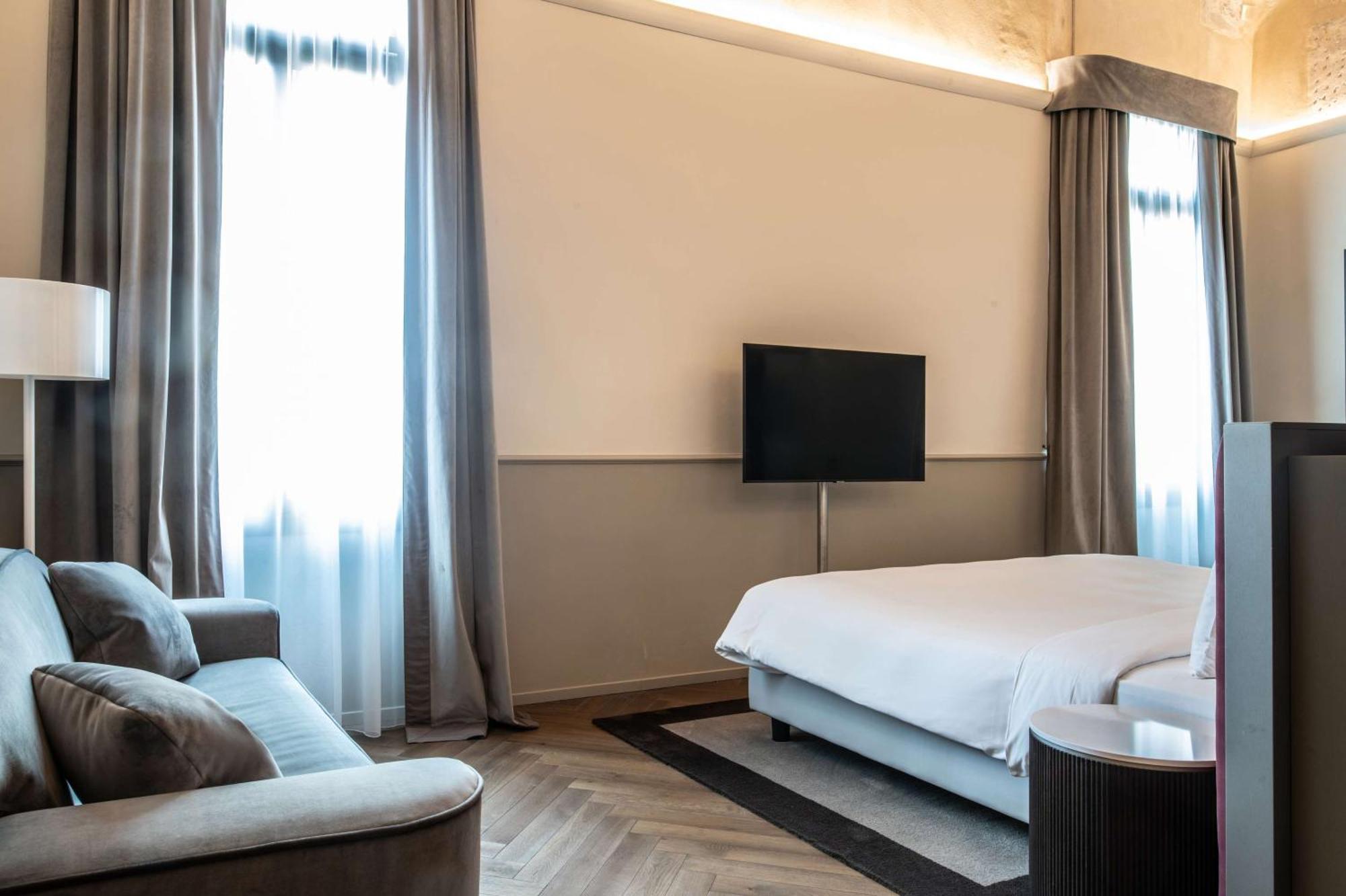 Radisson Collection Hotel, Palazzo Nani 威尼斯 外观 照片 A room at the hotel